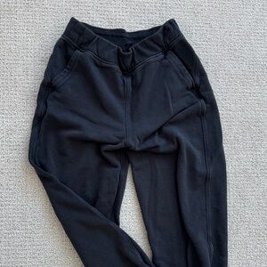 Lululemon women’s Black Jogger Pants